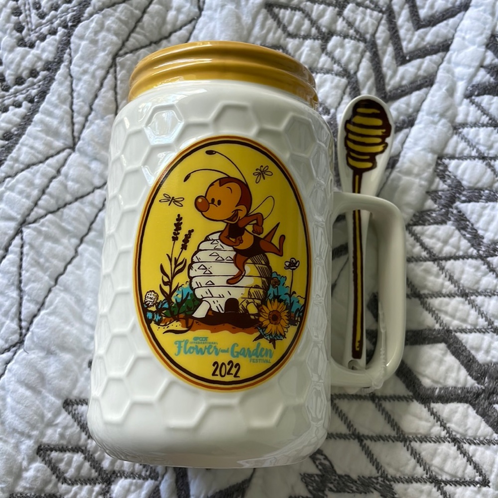 Disney flower and garden bee mug and spoon 2022